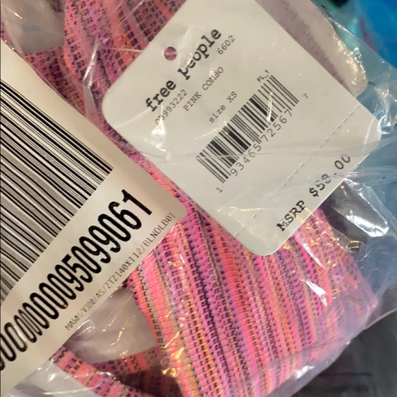 FREE PEOPLE MOVEMENT MYSTERY BOX - Picture 4 of 7